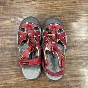 Keen Red and Gray Closed-Toe Outdoor Sandals